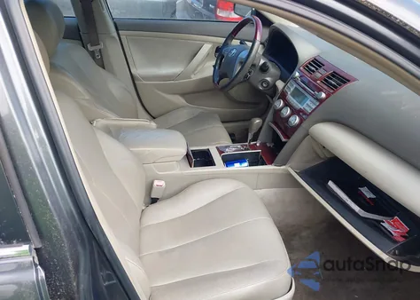 2010 Toyota Camry Le z USA, uszkodzony, nr VIN 4T1BF3EK0AU055959